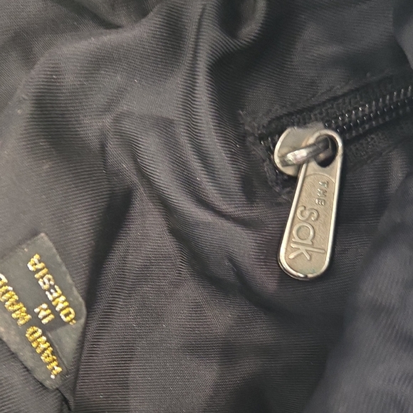 The Sak‎ Black Shoulder Bag with Drawstring Closure - Picture 3 of 7